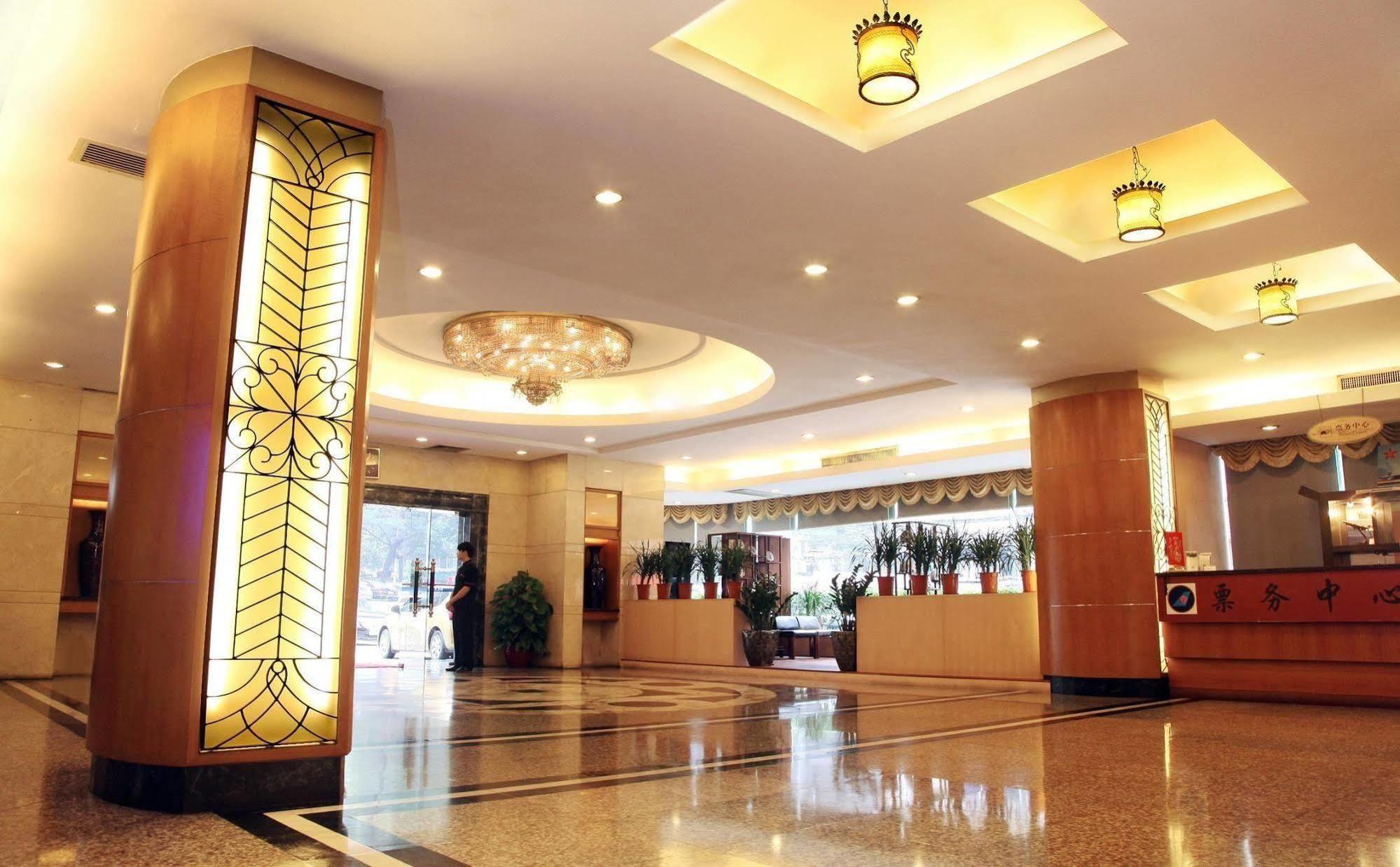 Guangzhou Jinying Hotel Exterior photo